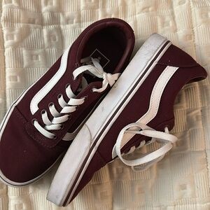 Maroon vans women’s size 7 good condition little cleanup on the white soul part